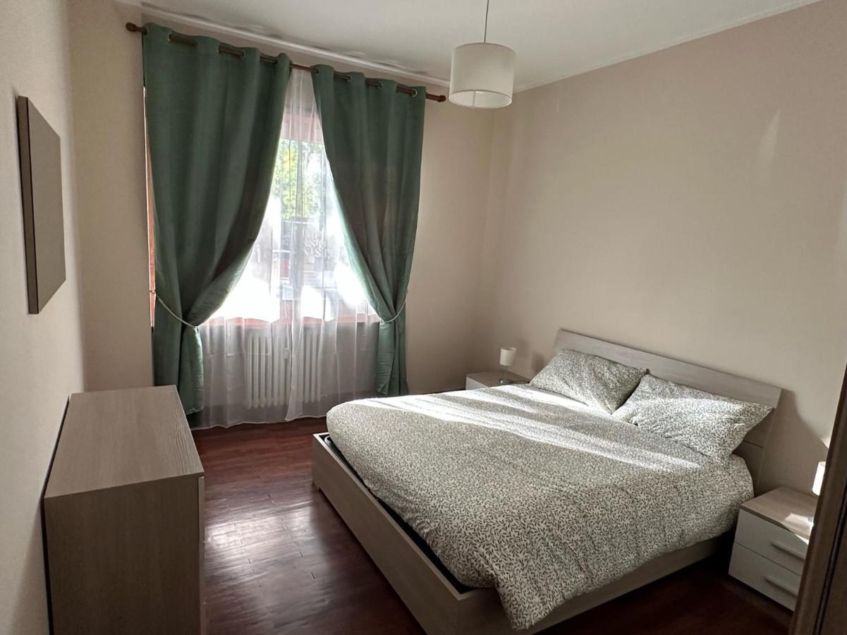 Casa Gianduia Davanti Al Grattacielo Torino Exterior foto