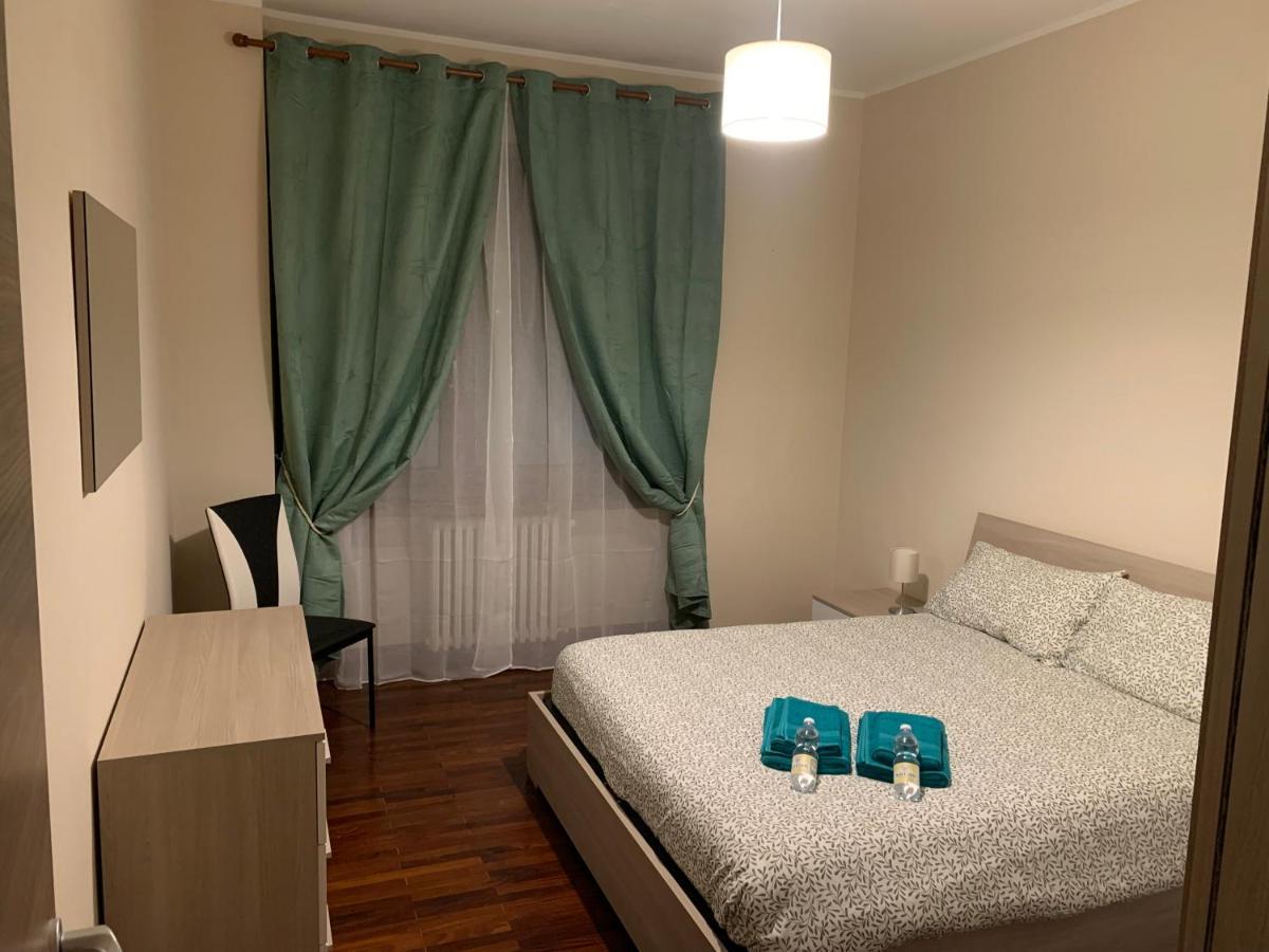 Casa Gianduia Davanti Al Grattacielo Torino Exterior foto